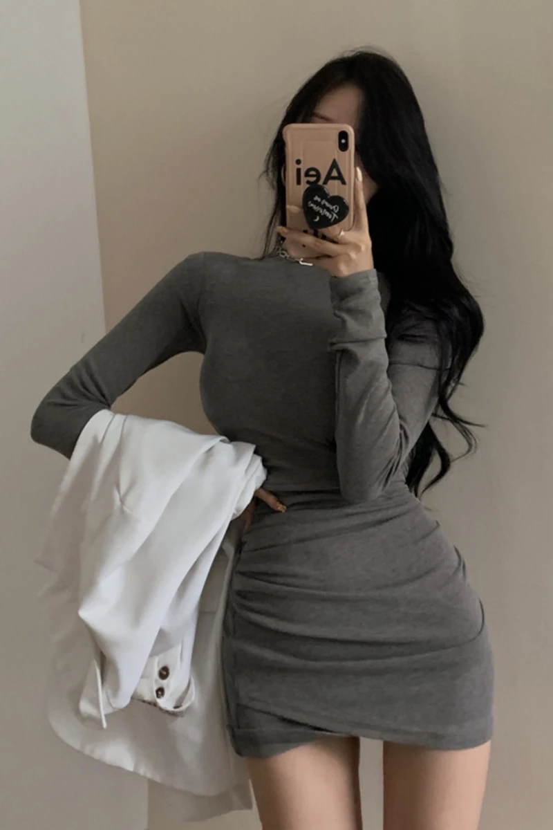 

The dress waist is thin, the temperament is fashionable, all-match Han Fan 2021 spring new ins solid color design skirt female