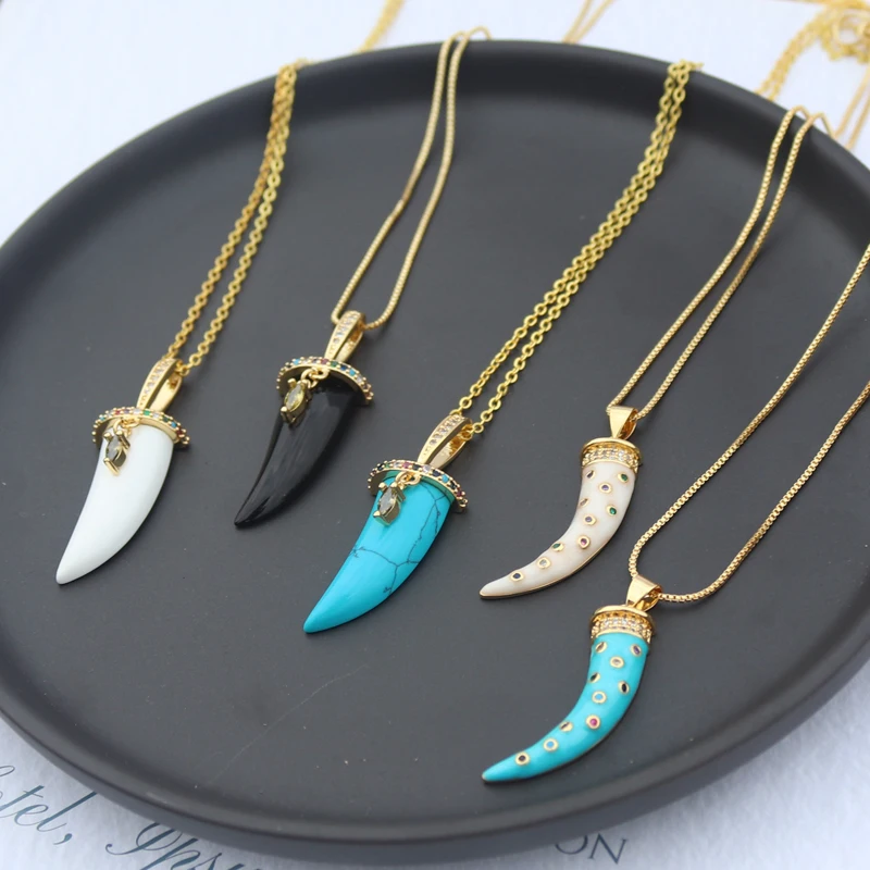 

Rainbow CZ Micro Pave Moon Pendant Necklace for Women Fashion Gold Colorful Zirconia Statement Choker Horns Necklace Jewelry