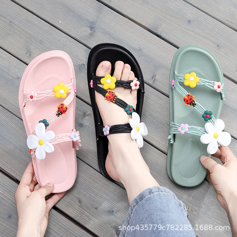 

Student Beach Sandals 2021 New Outside Flower Summer Women Slippers Sweet Thick Platform Flat Non-slip Ladies Home Slides Casual