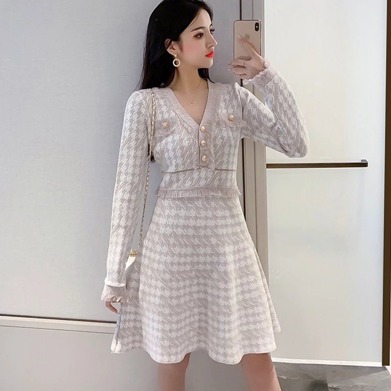 Женское трикотажное платье-свитер в клетку с длинным рукавом | Женская одежда