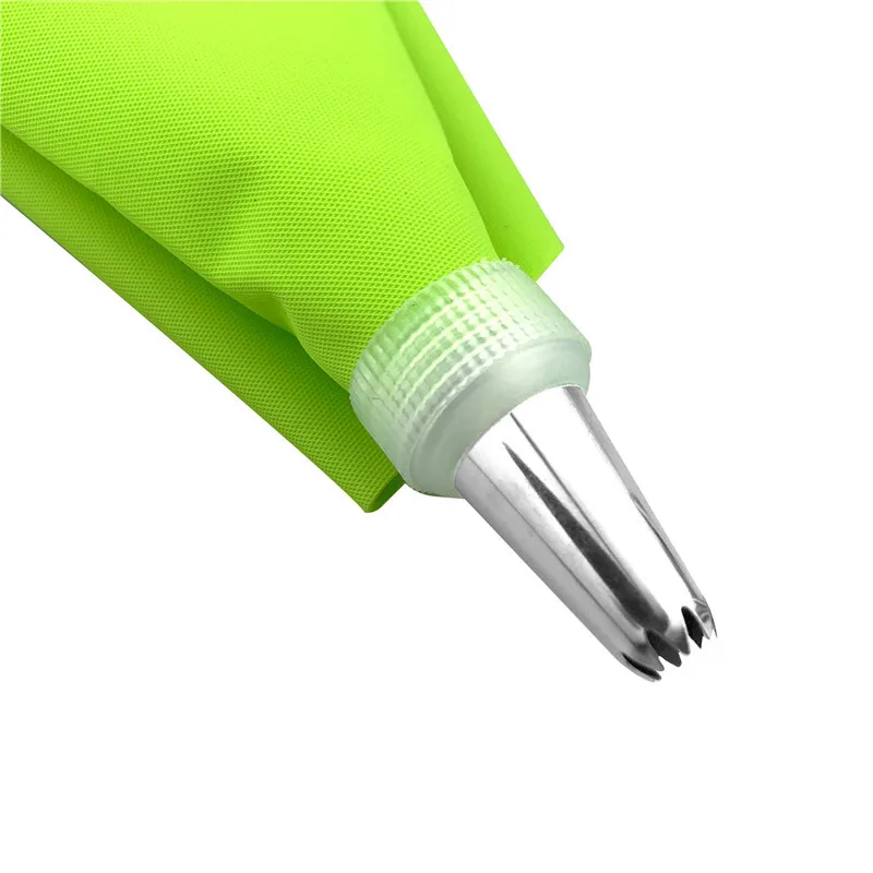 

8PCS/bag Silicone Icing Piping Cream Pastry Bag + 6 Stainless Steel Cake Nozzle DIY Cake Decorating Tips Fondant Pastry Tools