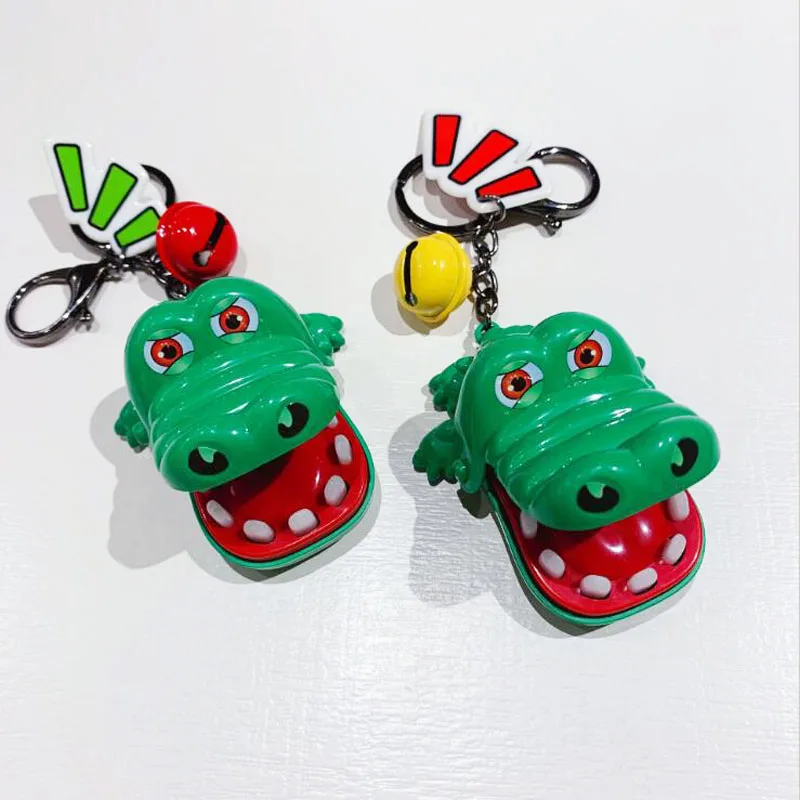 Милый мультяшный кусающий рукой крокодил тройной детской инновации брелок для
