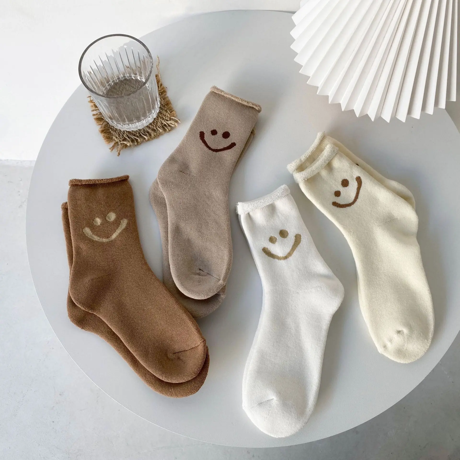 

Smiley Face Cute Woman Socks Pure Color Winter Thickening To Keep Warm And Comfortable Cotton Socks