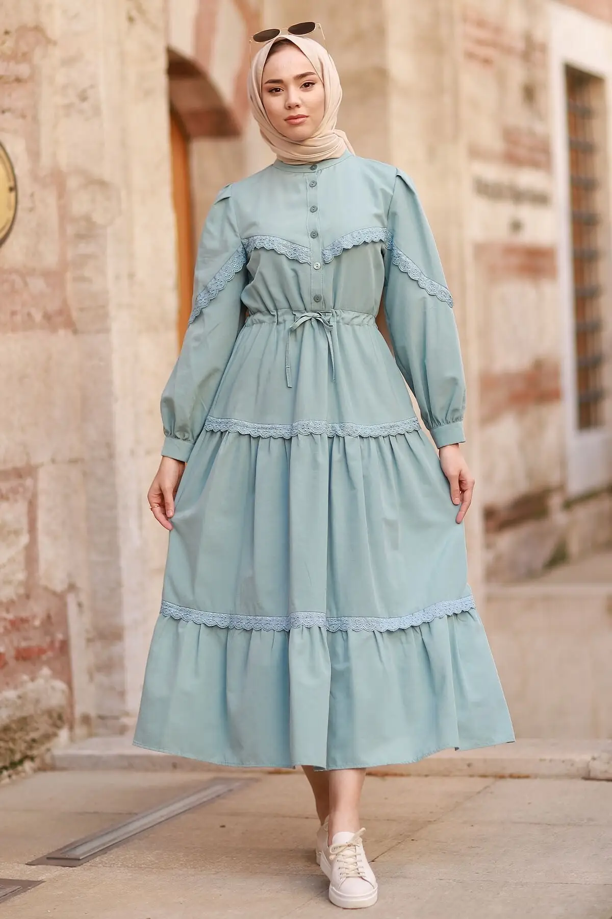 

Details of Guipure Arm Balloon Dress Fashion Muslim Women Hijab Dress