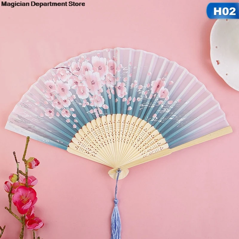 

1PCS Japanese Style Folding Fan Vintage Plum Sakura Bamboo Silk Bamboo Home Ornaments Floral Painting Elegant Luxury Decoration