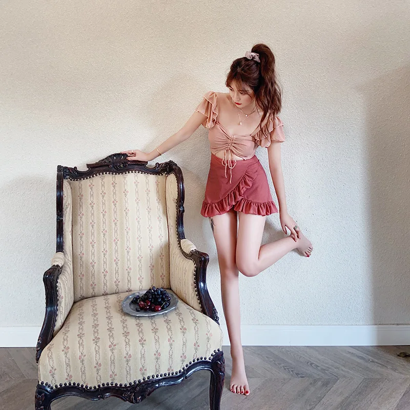 Женский слитный купальник с завышенной талией и контрастными цветами| |