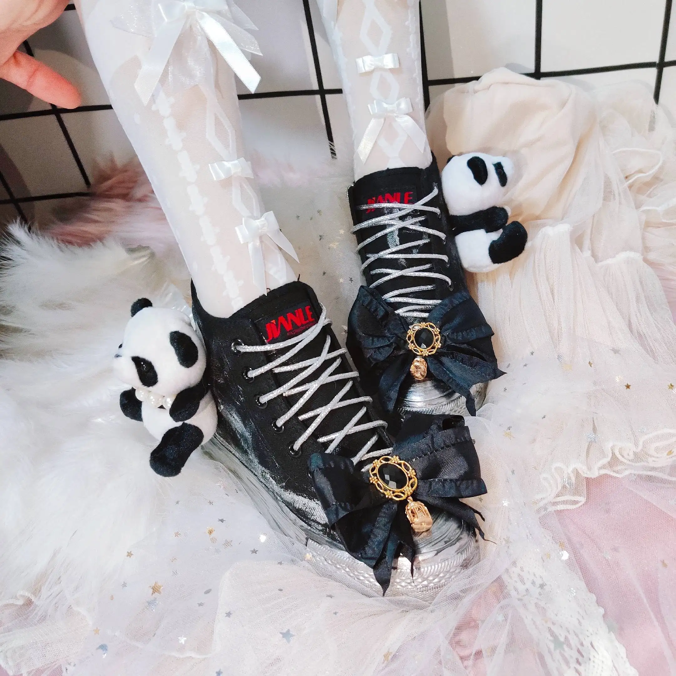 

Soft sister Lolita red panda, pearl lace, wood ears, bowknot, high-top, inner-increasing canvas shoes