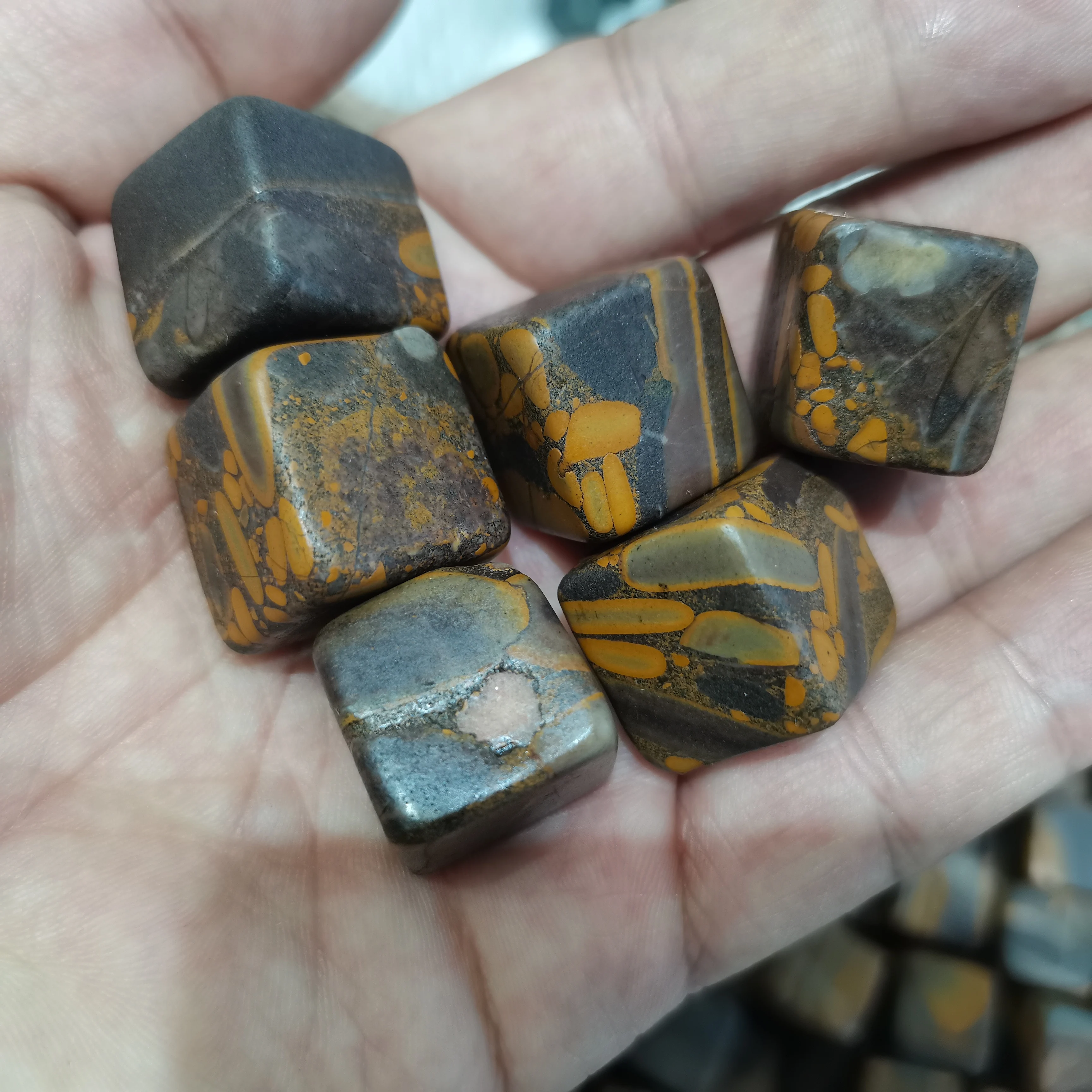 

Natural Roe Stone Tumbled Polished Cube Stone Healing Chakra Reiki Collection Home Decoration As Gift 6pcs