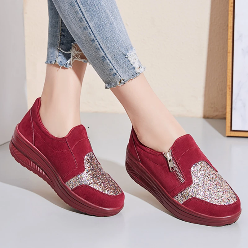 Женские кроссовки на танкетке брендовая спортивная обувь стройнящие