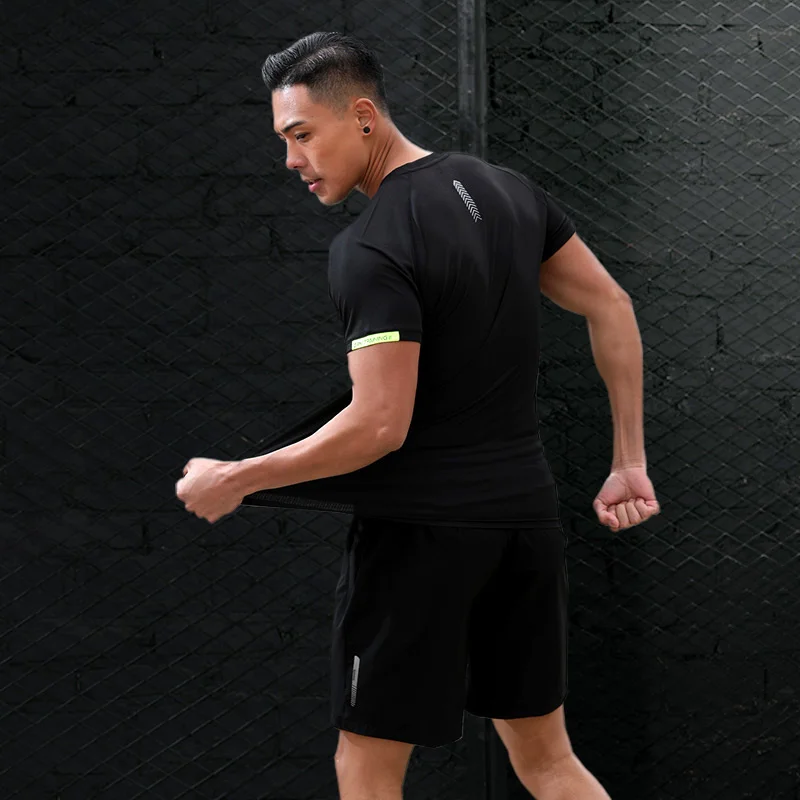 Short sleeve quick drying sports T-shirt suitable for running football basketball and tennis |