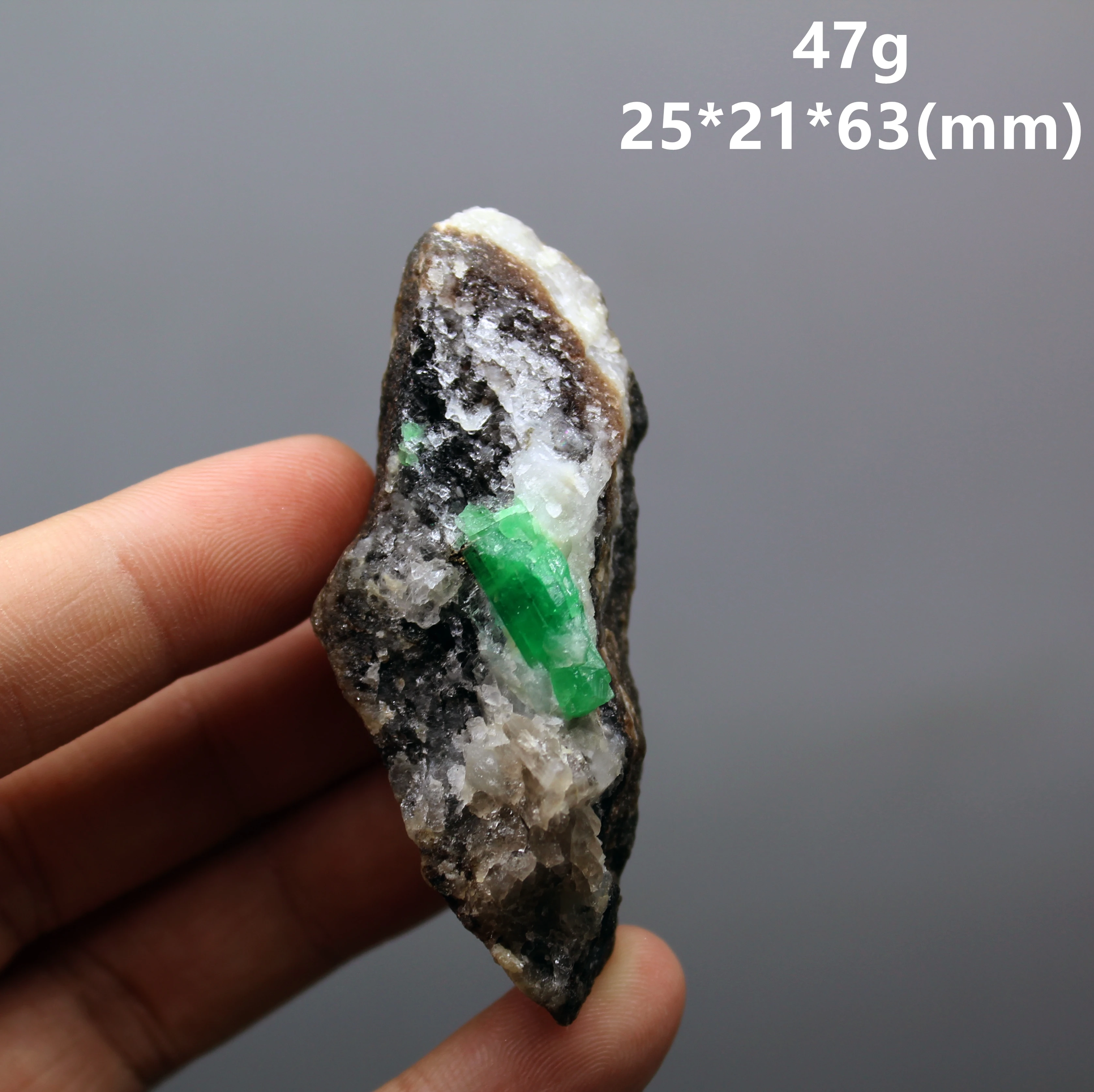 

100% Natural green emerald mineral gem-grade crystal specimens stones and crystals quartz crystals from china