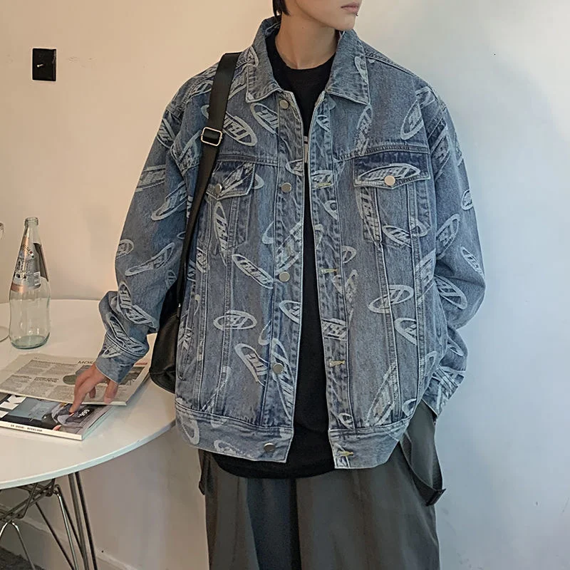 

Coats & Jackets