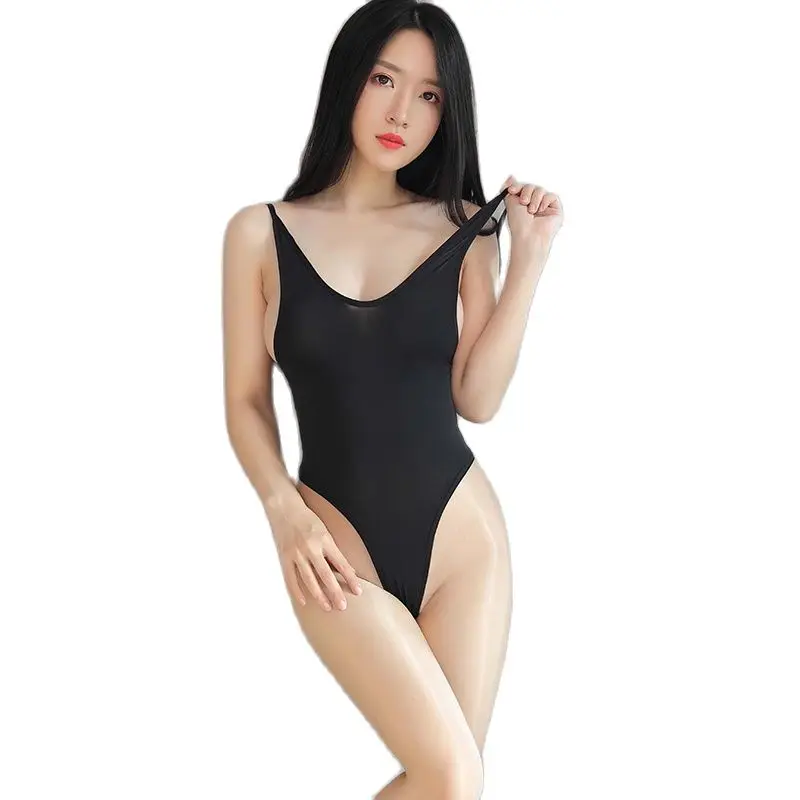 Сексуальное боди на тонких бретельках с глубоким v образным вырезом стринги