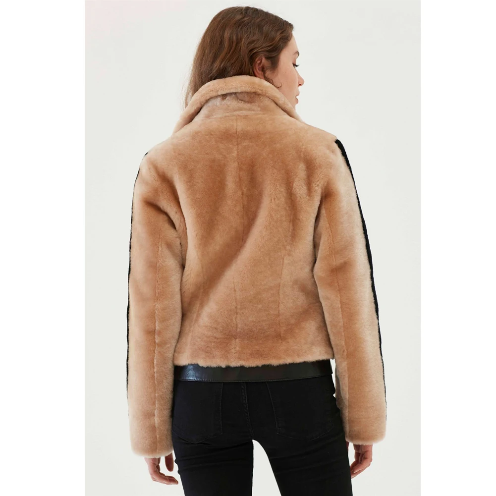 2019 New Womens Shearling Jacket Casual Wool Coat Turkey Fur Jacket Short Sheepskin Coat Womens Winter Coats