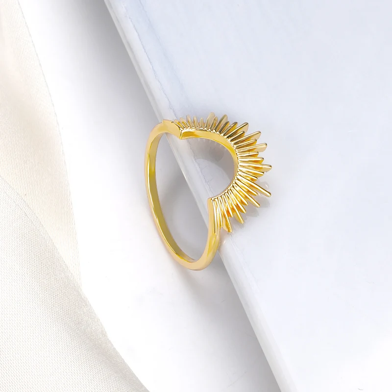 

Gold Silver Color Statue of Liberty Crown Rings For Women Romantic Wedding Female Finger Ring Couple Jewelry Birthday Gifts Bff