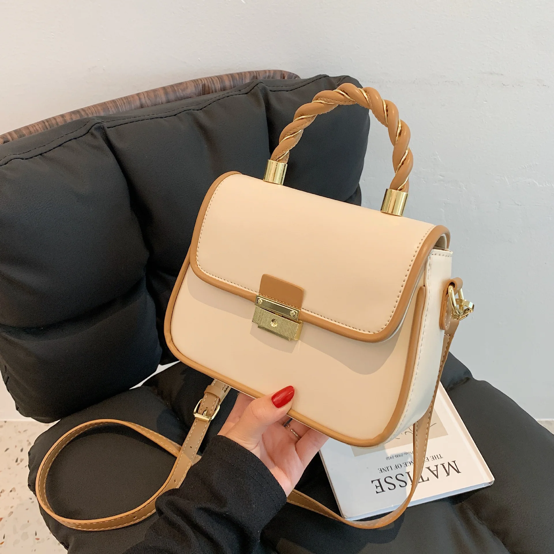 

Vintage Flap Top-Handbags For Women Simple Hasp Casual Girls Bags Ladies Crossbody Shoulder Bags Girls Phone Bags Bolsos Female