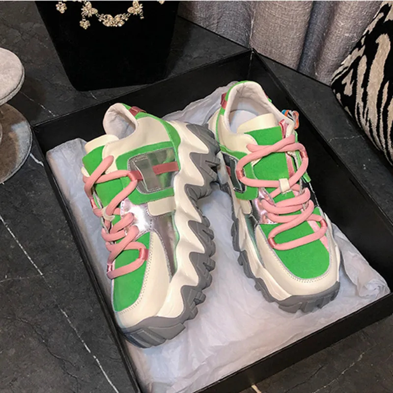 Женские кроссовки из натуральной кожи на платформе со шнуровкой|Обувь без