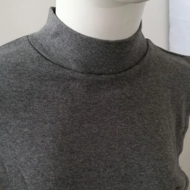 Зимний вязаный свитер с воротником обманкой и теплый капюшоном антивандой