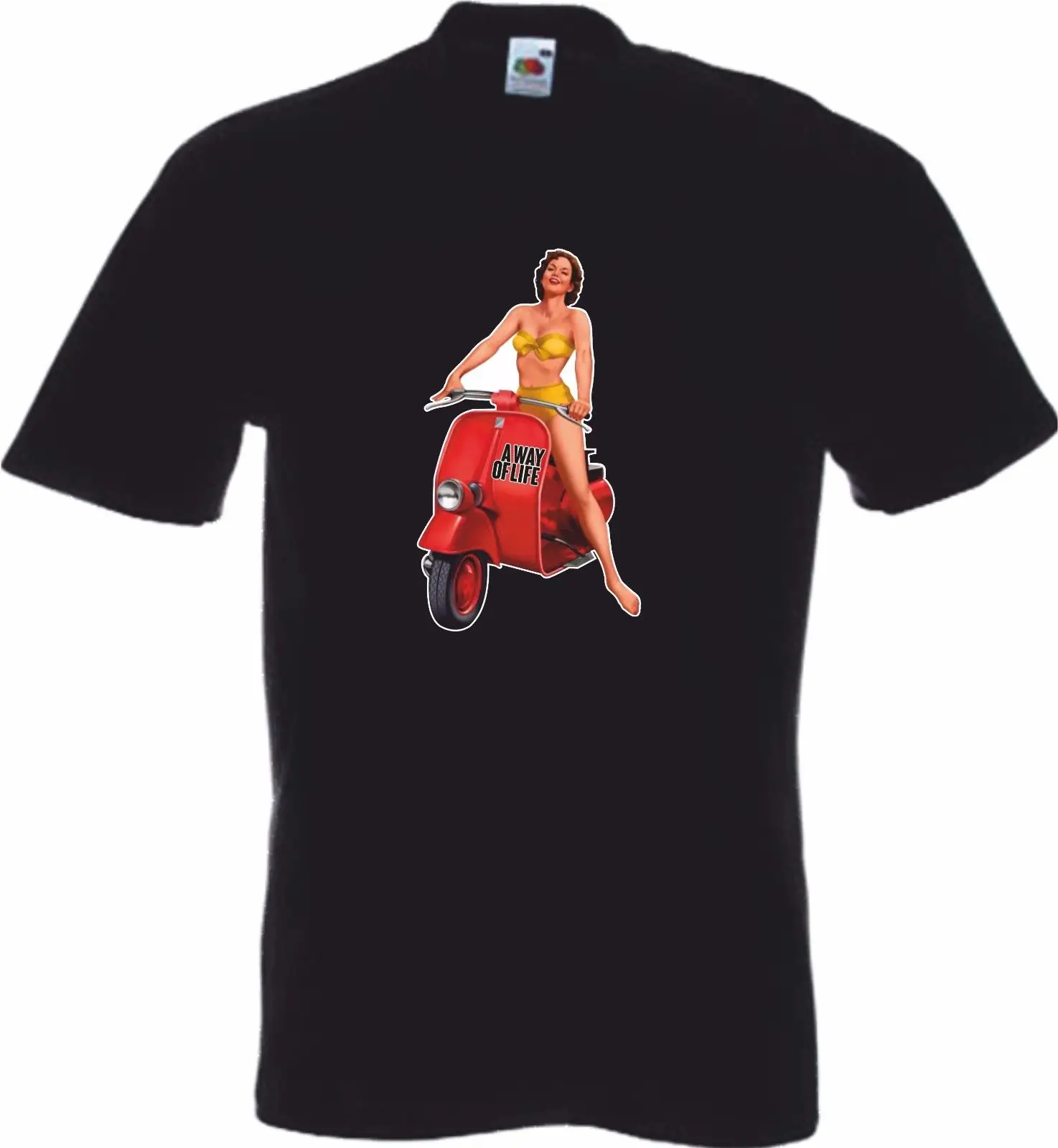 Ретро вид 1960'S красный скутер T для рубашки булавка вверх девушка бикини мопед