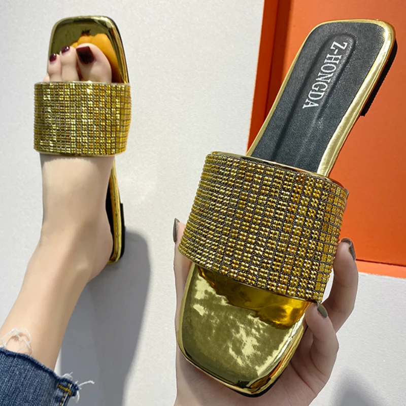 Женские летние шлепанцы Сандалии на низком квадратном каблуке Блестящие