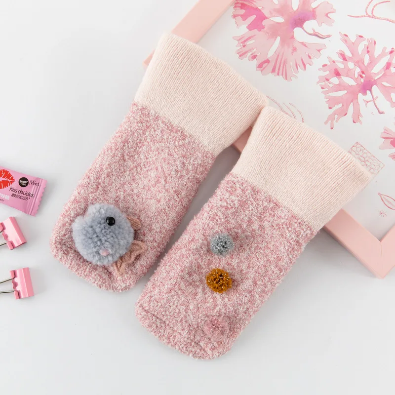 Женские нескользящие Бархатные Носки с рисунком |