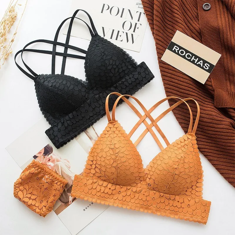 Комплект женского кружевного нижнего белья из трусиков и бюстгальтера | Женская