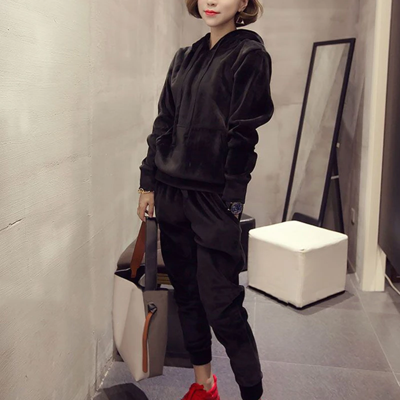 Бархатный спортивный костюм теплый мягкий домашний комплект из двух предметов