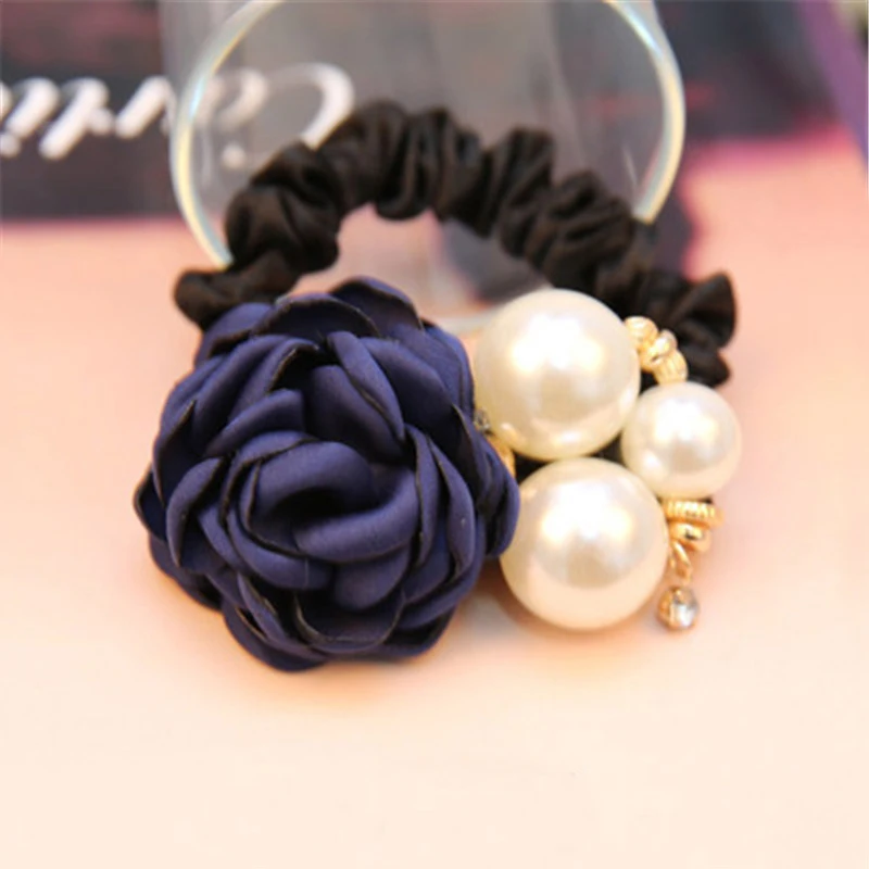 Резинка для волос с цветами и жемчугом |