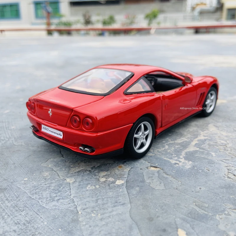 Bburago коллекция Ferrari 550 1:24 авторизованный производитель модель автомобиля из