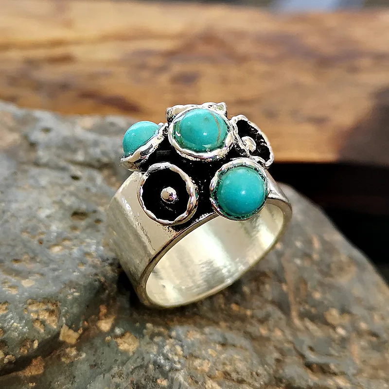 

Exquisite Simple Flower Bone Shape Ring Retro Style Creative Personality Turquoises Ring Ladies Jewelry Accessory Best Gift
