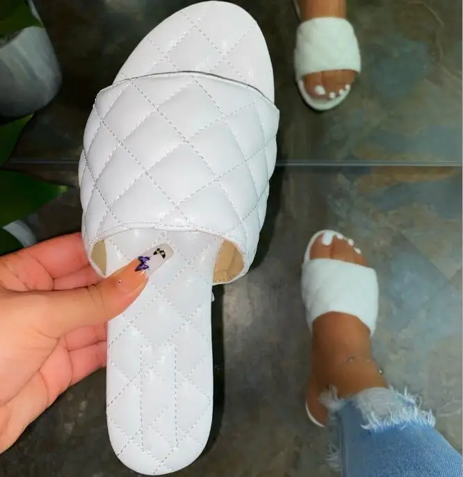 Новинка Сезон весна-лето Женские модные универсальные кожаные домашние тапочки