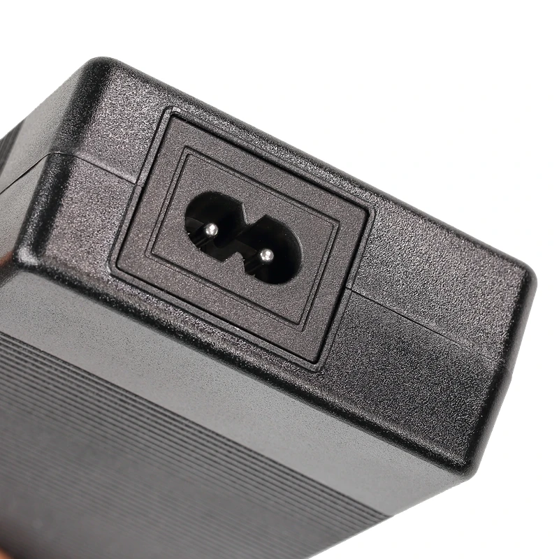 Универсальный GX16 3-контактный 84V 1.5A AC/DC литий-ионный аккумулятор зарядное