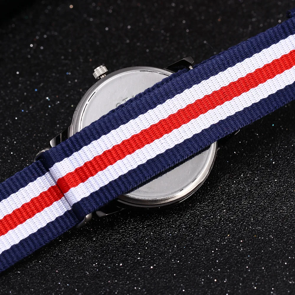 

Simple Fashion Nylon Student Watch Male and Female Student Sports Style Woven Belt Quartz Watch pretty watch