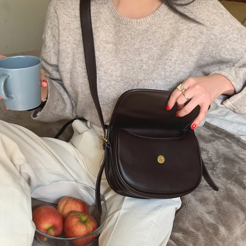 

Semicircle saddle bags soft skin feeling restoring ancient ways temperament joker single shoulder bag