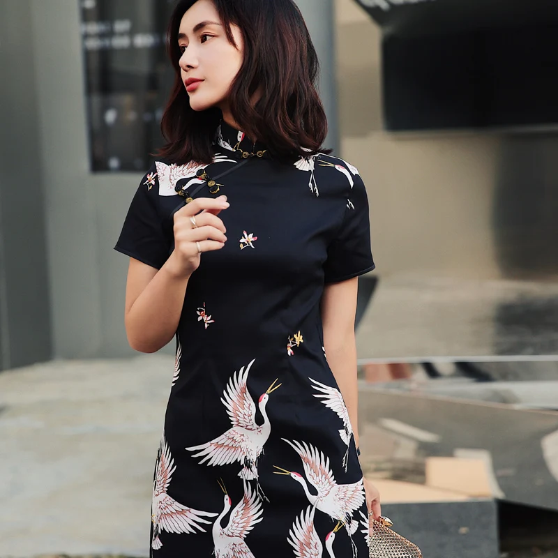 Новое поступление 032019 китайское женское платье Чонсам с принтом Журавля черное