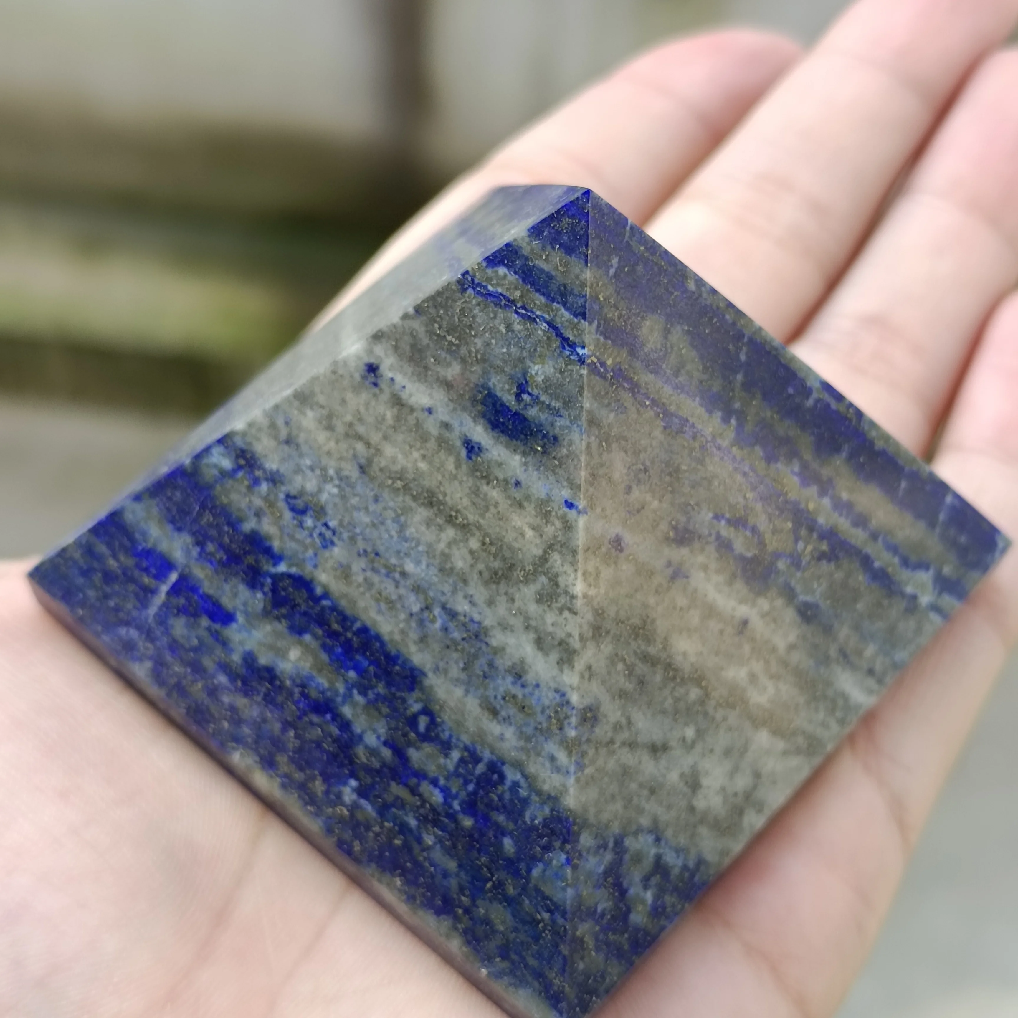 

1 шт., пирамида из натурального кристалла, лечебное средство лазурита, кварцевые украшения для медитации, резной камень из натурального камн...