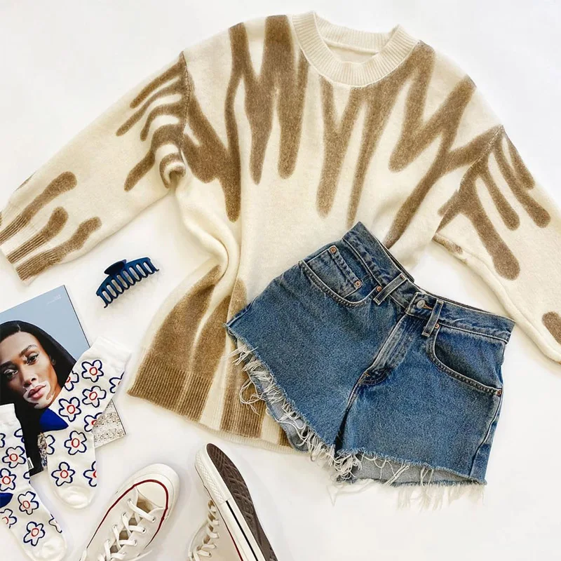 

Korean Fashion Khaki Stripes Print Loose Sweaters Women Winter Hip-Pop Oversized Long Pullovers Streetwear Outerwear 2021