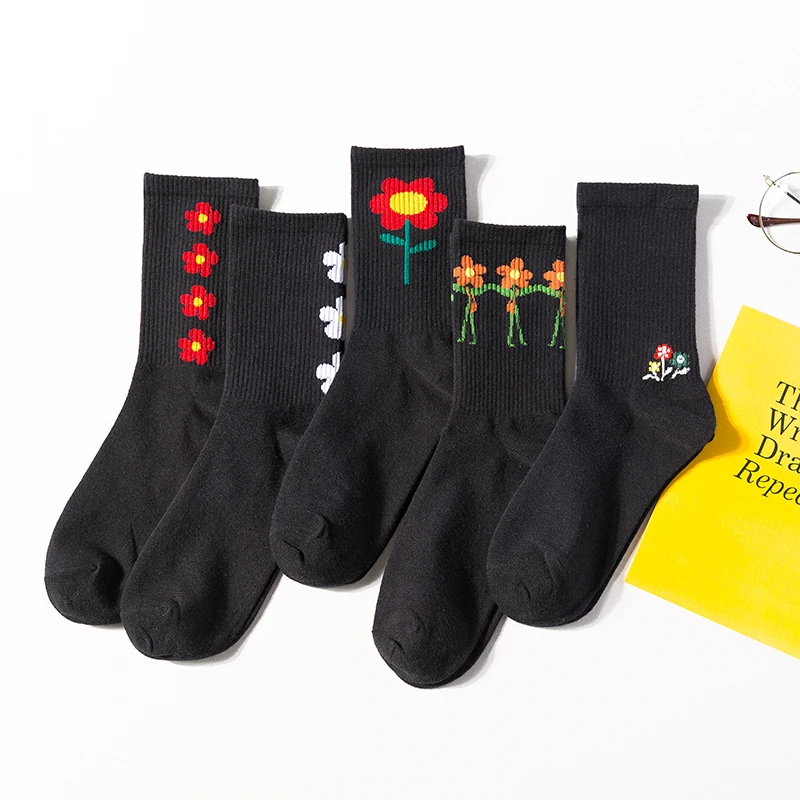 Small flower Socks New Japanese Korean Cute Sweet Black Tube Four Seasons Women Fashion Street Tide