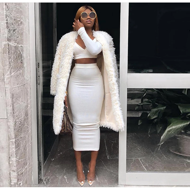 Женский комплект из двух предметов однотонный пикантный укороченного топа с V