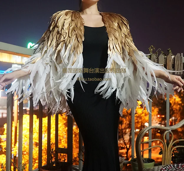 Золотая и белая натуральная накидка с перьями на заказ для сценической