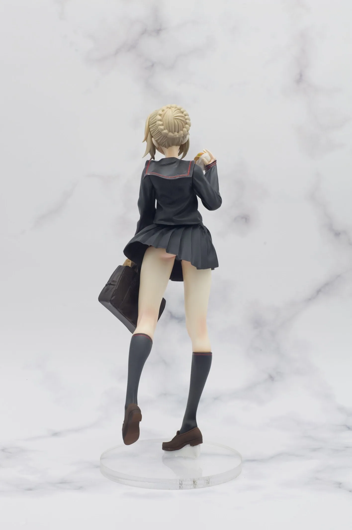 Каучуковая Фигурка Набор 1/6 Fate Saber в униформе с гамбургером Неокрашенный гараж Смола модель комплект
