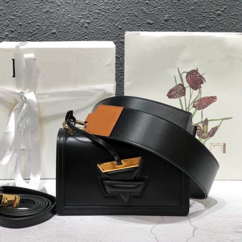 

2021 women's new fashion, versatile, niche design, triangle bag, high-quality leather, one-shoulder. messenger bag
