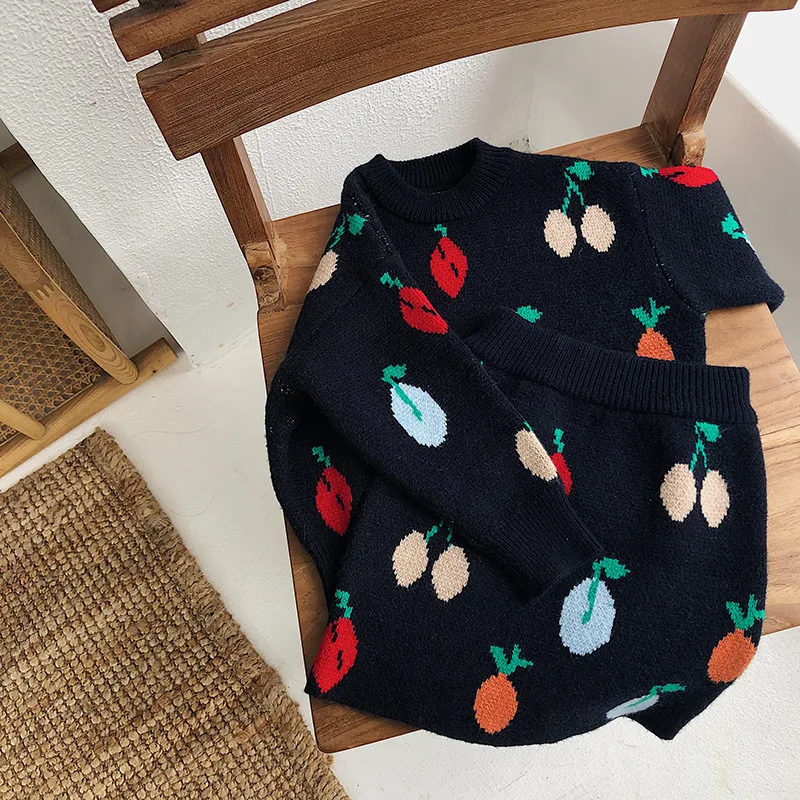 Осенне-зимний вязаный свитер для маленьких девочек с вишневым принтом