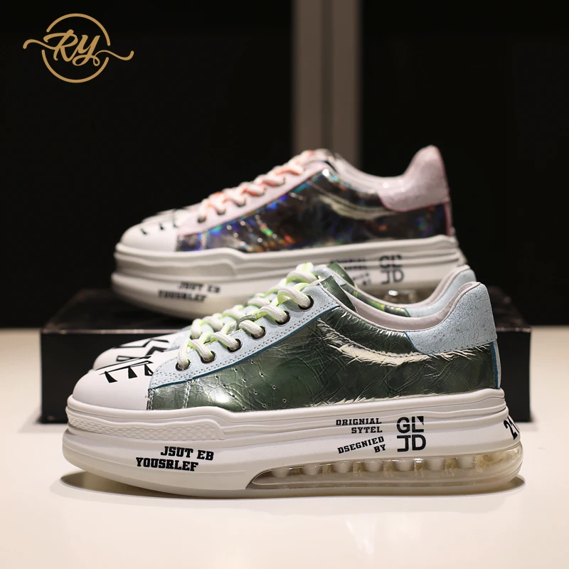 Женские кроссовки на платформе роскошные из натуральной кожи с блестками белые