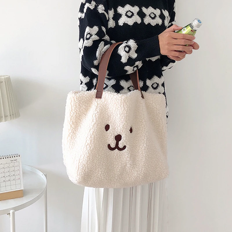 

2020 Winter Small Plush Handbags For Women Embroidery Bear Imitation Lamb Hair Student Shoulder Bags Book Totes Bolsas Mujeres
