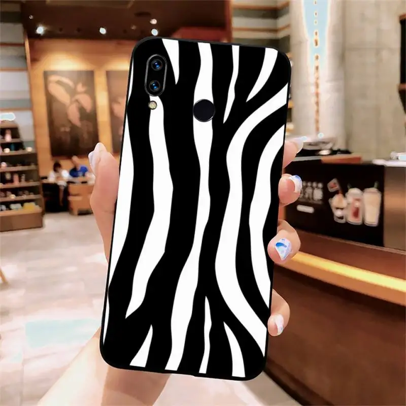 

zebra Simple black and white stripes shell Phone Case For Xiaomi Redmi note 7 8 9 t k30 max3 9 s 10 pro lite