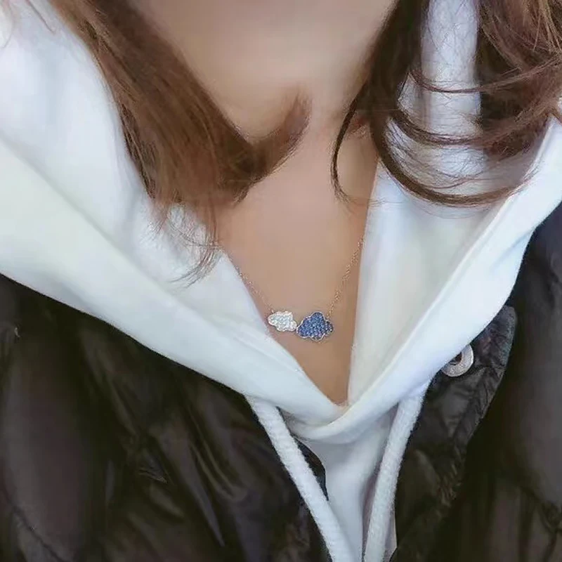 

925