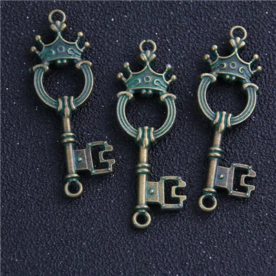 3 шт. Античный зелёный винтажный корона шарм YMLIAO