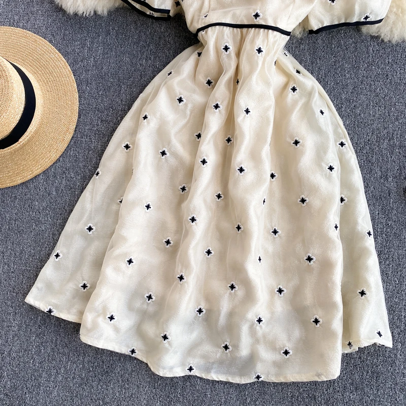 

2021 Summer New Fashion Vestidos Women's Age-reducing Bubble Sleeve Hollow Open Back Lace-up Waist Embroidered Midi Dress DK762