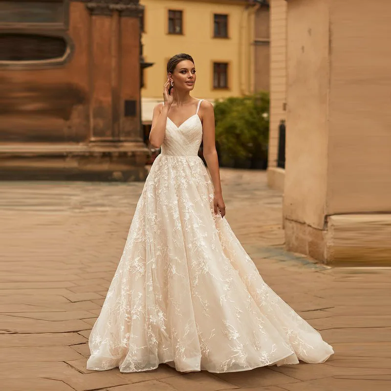 

Affordable Graceful A Line Lace Backless Wedding Gowns for Bride Sleeveless Plunge V Neck Pleated Bridal Wedding Dresses 2020